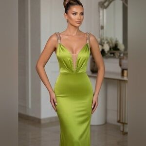 Stand out at your party - Elegant Green Satin Dress